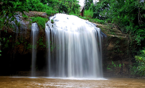 TOUR  KHÁM  PHÁ BA THÁC TẠI  ĐÀ  LẠT 1 NGÀY